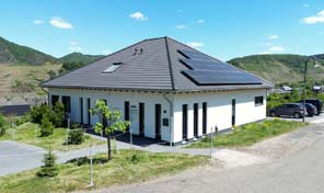 Arztpraxis Cochem schlüsselfertiger Bau von ZENZ-Massivhaus